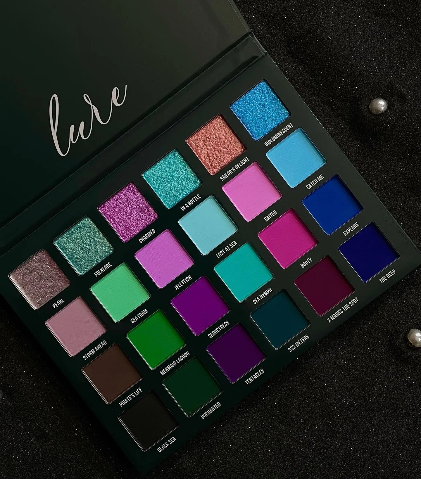 Lure Palette - Blend Bunny Cosmetics