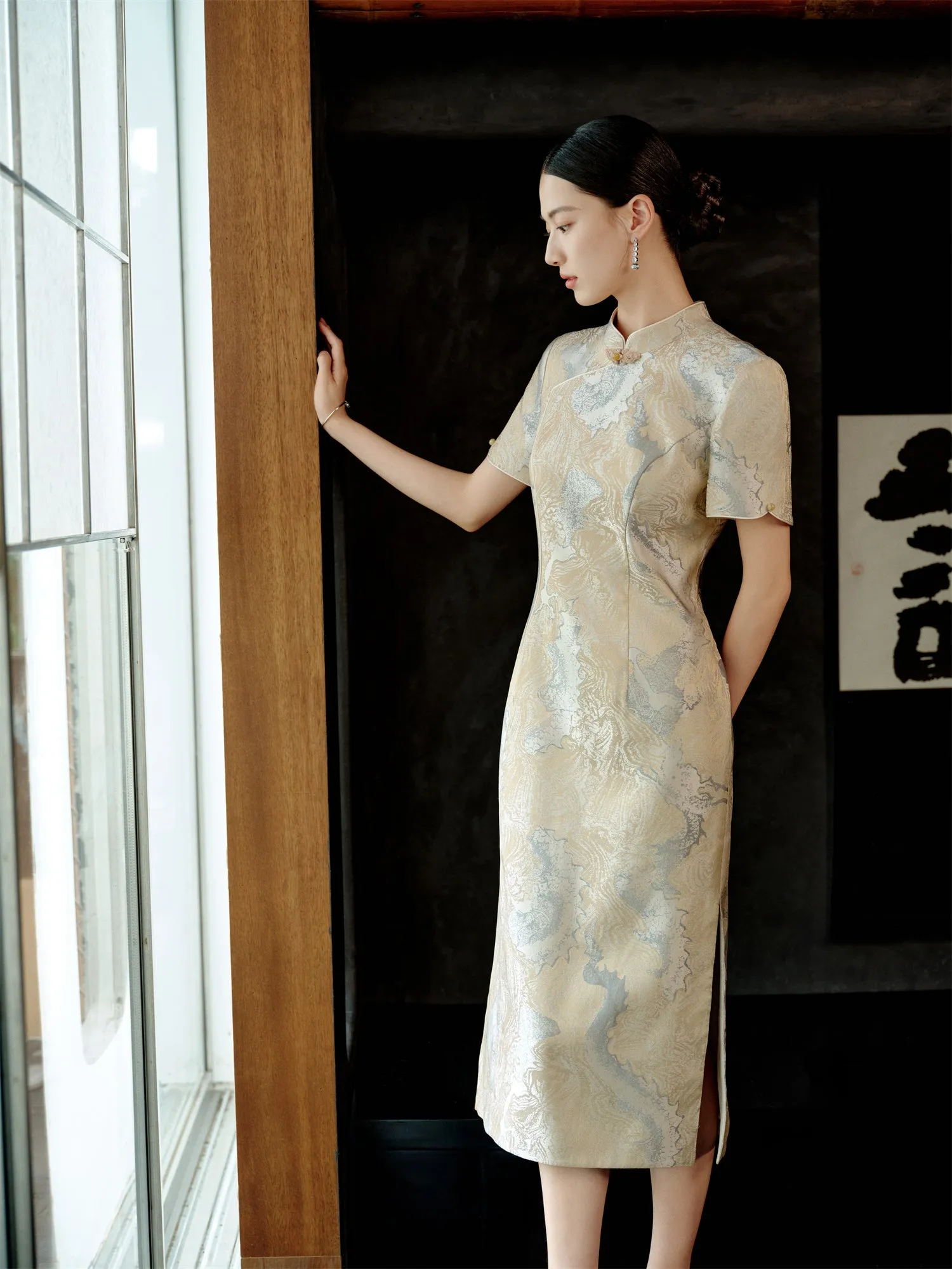 YAYING Stand-Collar Qipao