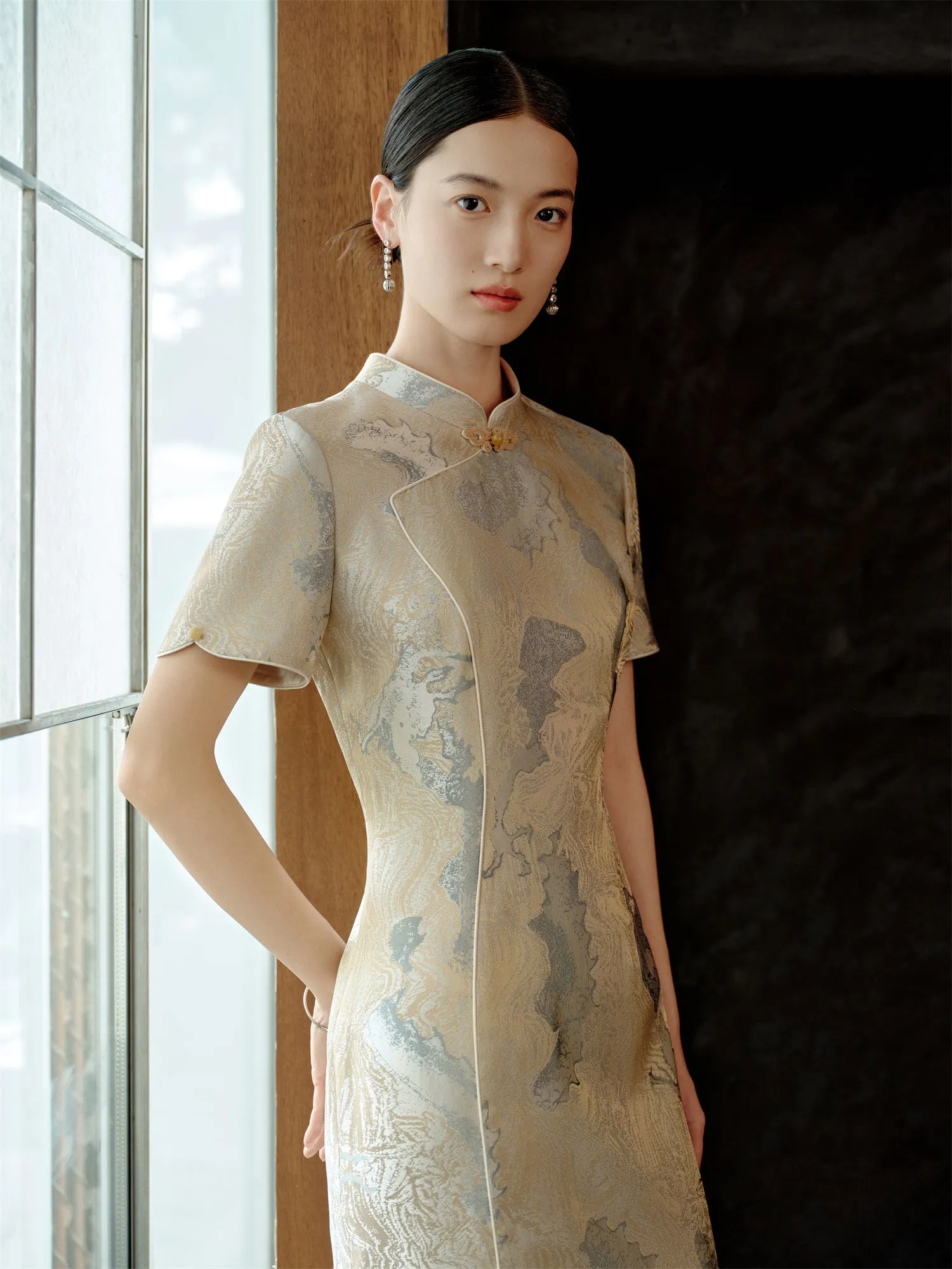 YAYING Stand-Collar Qipao