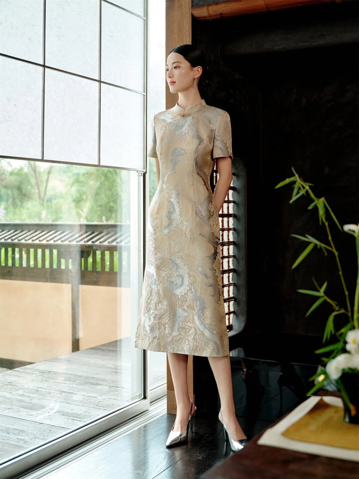 YAYING Stand-Collar Qipao